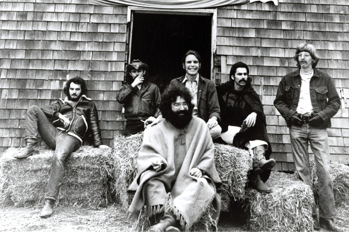 Black and white picture of band Grateful Dead