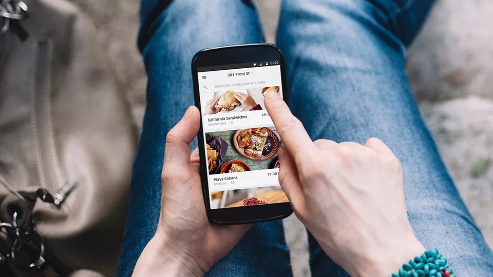Miami’s Five Best Ways to Get Food and Drinks Delivered to Your Couch or Beach Chair