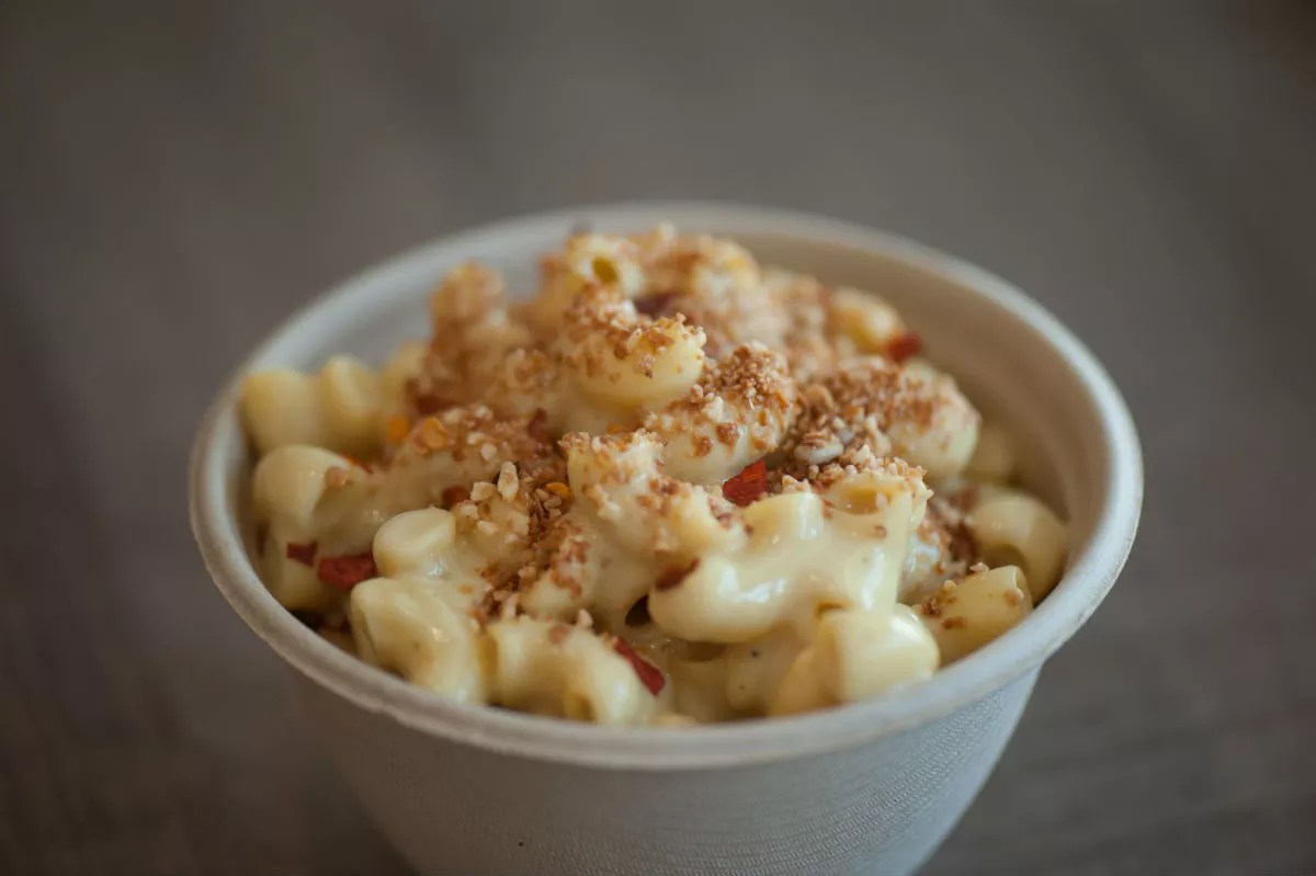 Manna Life Food’s Brunch Prix Fixe Offers Vegan Mac ‘n’ Cheese