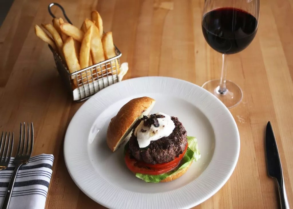 Miami’s Best Eats and Drinks This Week: Power Lunch, Happy Hour, and Wine Wednesday