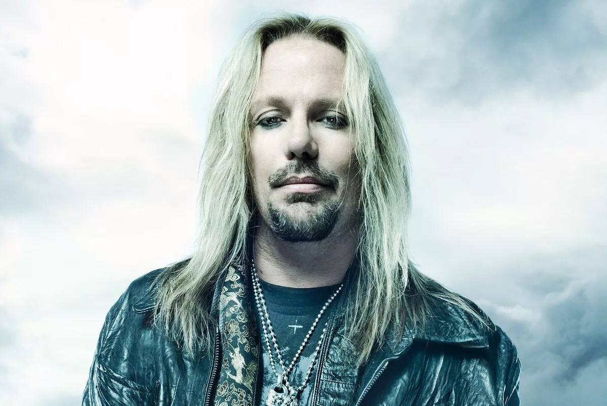 Burger Beast’s Wiener Bash Offers Unlimited Sausage and Mötley Crüe’s Vince Neil