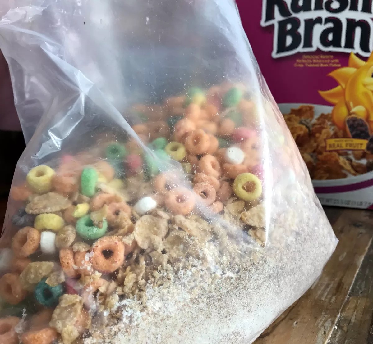 Miami Chef Finds Live Insects and Webs Inside Mystery Box of Raisin Bran