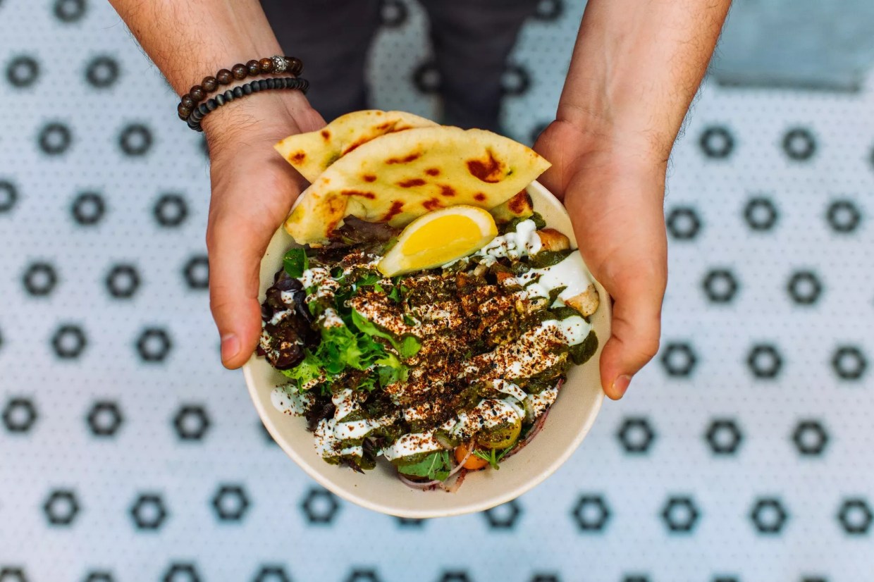 Miami’s Best Eats and Drinks This Weekend: 4/20, Jackson Hall, and Cupcake-Baking Workshop