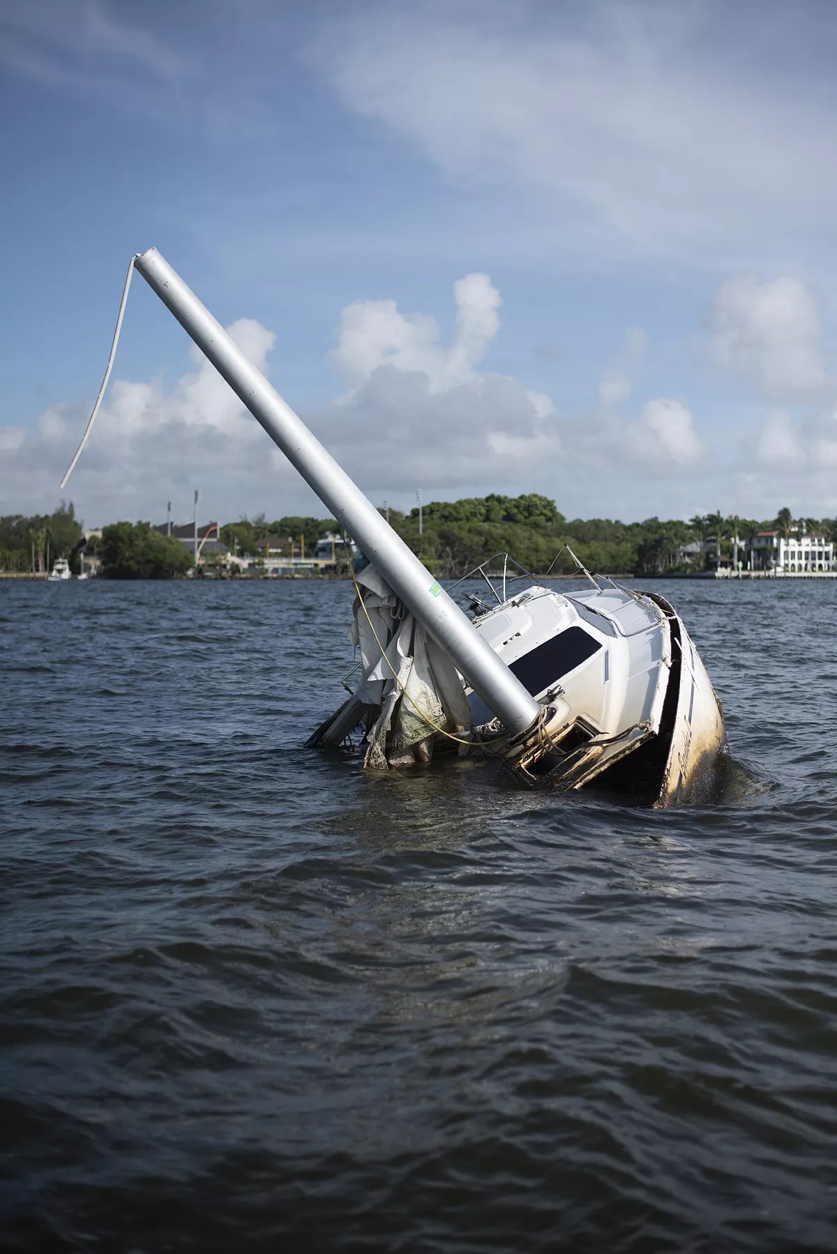 Hundreds of Shipwrecks Threaten Florida Boaters and Cost Taxpayers Millions