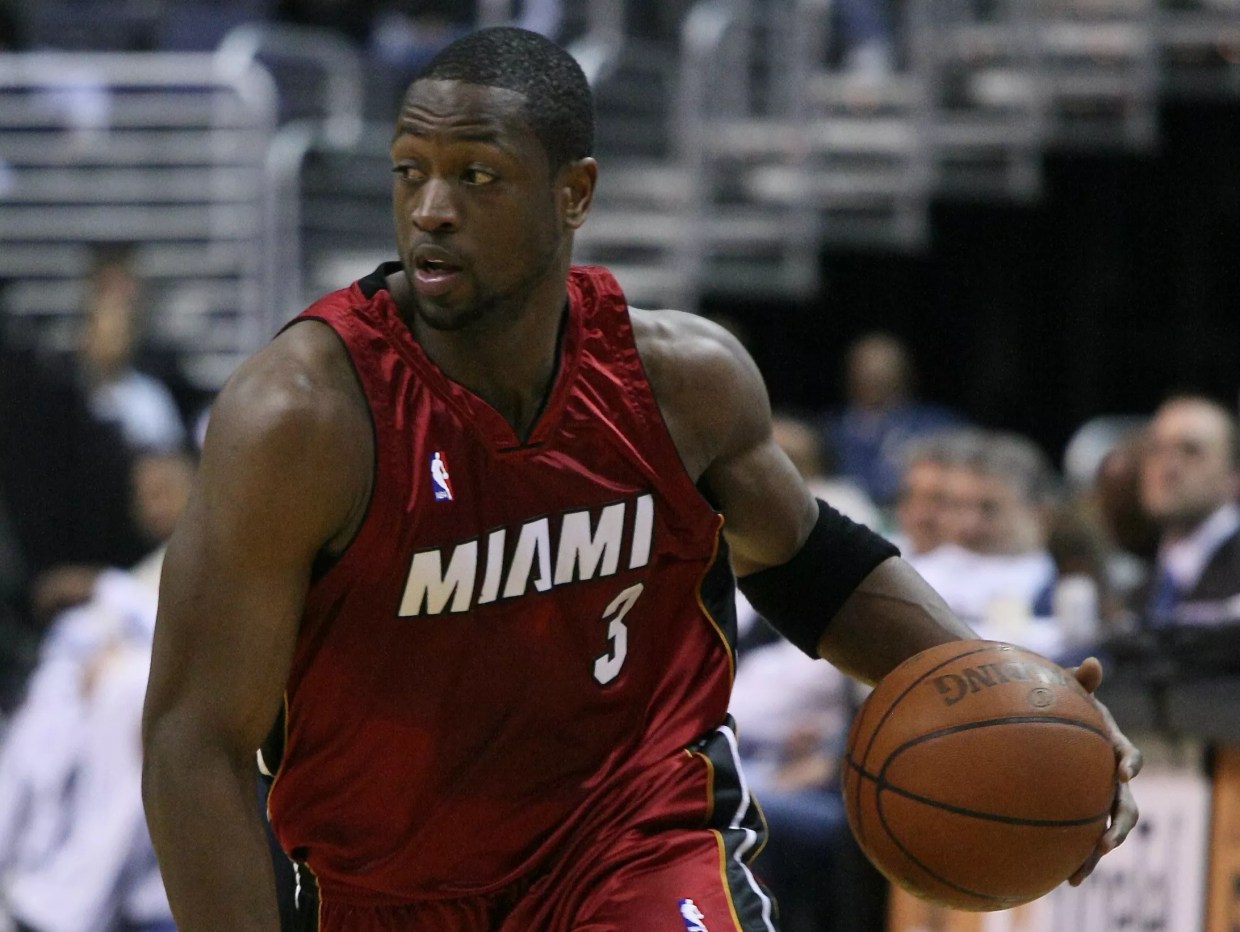Watch Dwyane Wade’s Buzzer-Beater in Last Night’s Amazing Win Over the Warriors