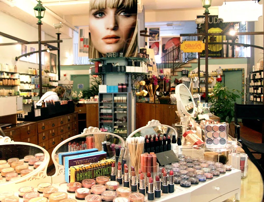 Brownes Merchants & Trading, Once a Lincoln Road Icon, Is Closing This Month