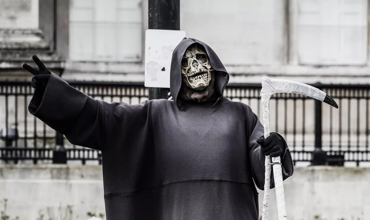 Florida Lawyer Will Dress as Grim Reaper to Protest Beach Reopenings