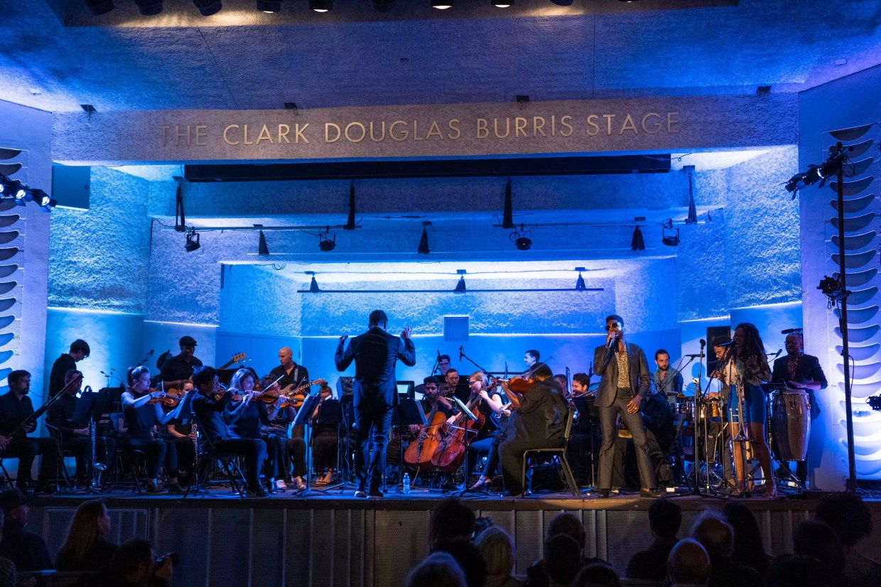 Nu Deco Ensemble Announces 2021-2022 Season: Robert Glasper, Anthony Hamilton, Radiohead Suite, and More