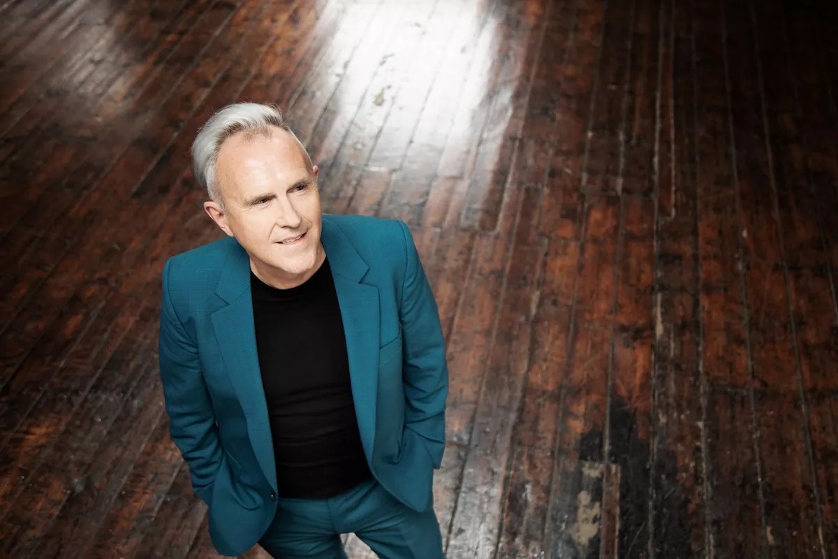 Howard Jones’ New Wave Hits Continue to Thrive