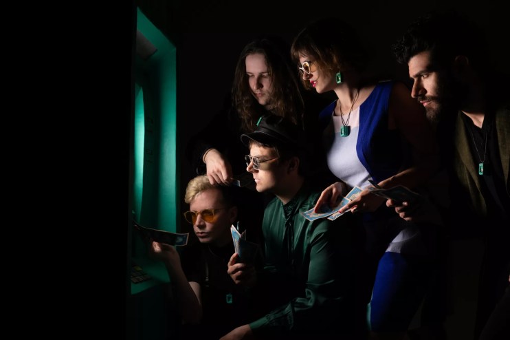 The five members of Bodega