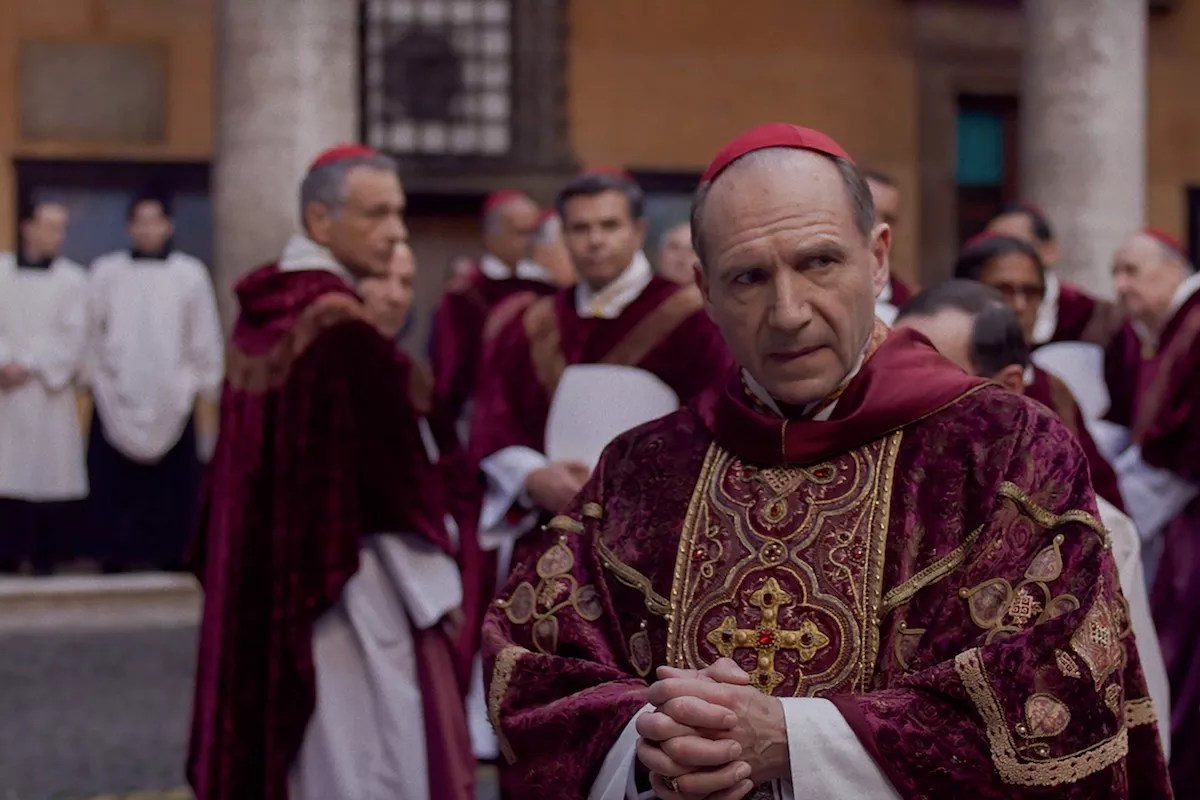 Still of Ralph Fiennes in Conlave
