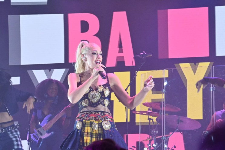 Gwen Stefani performs on stage at the Make-A-Wish Ball in Miami