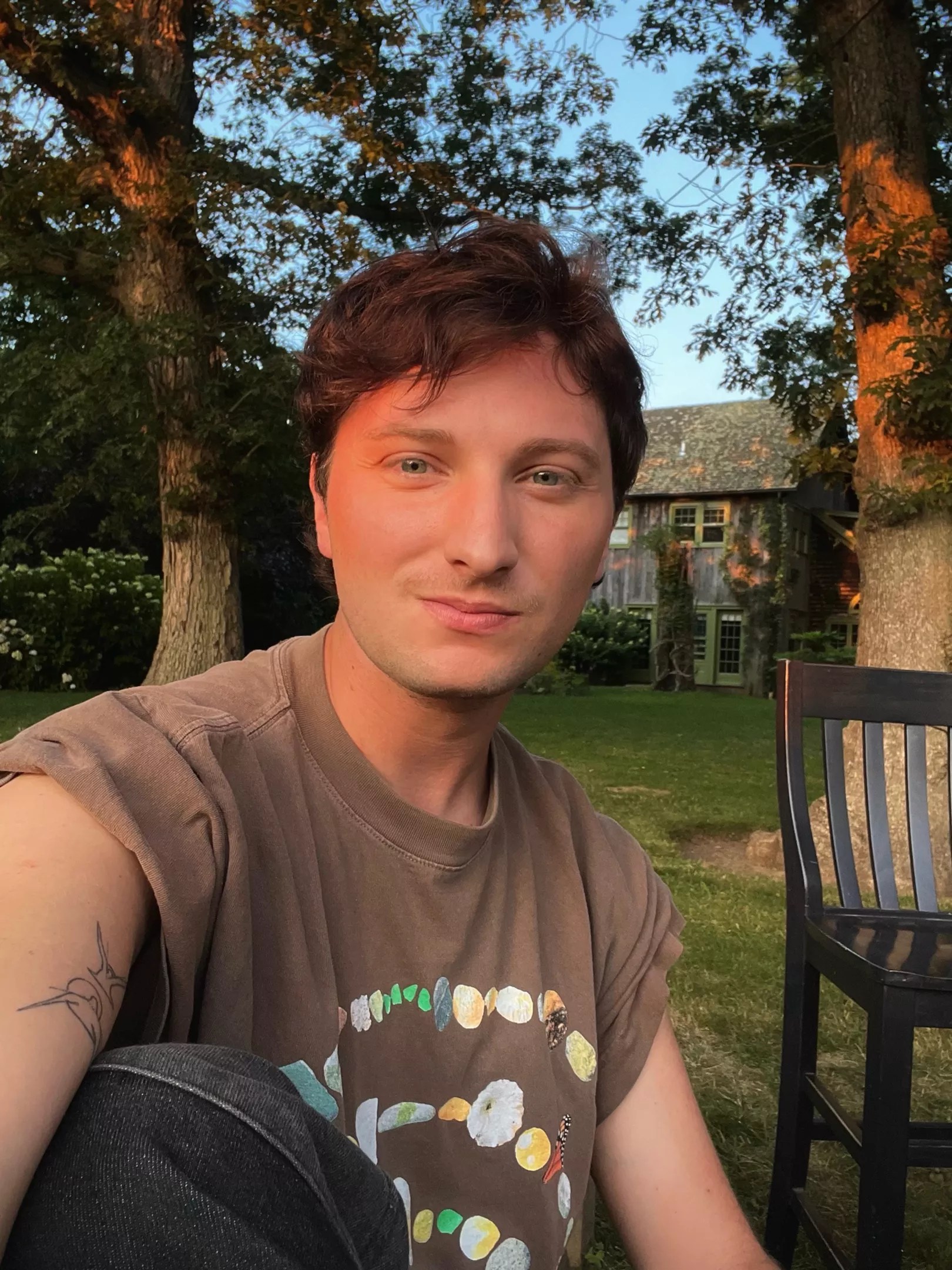 Local artist Lee Pivnik