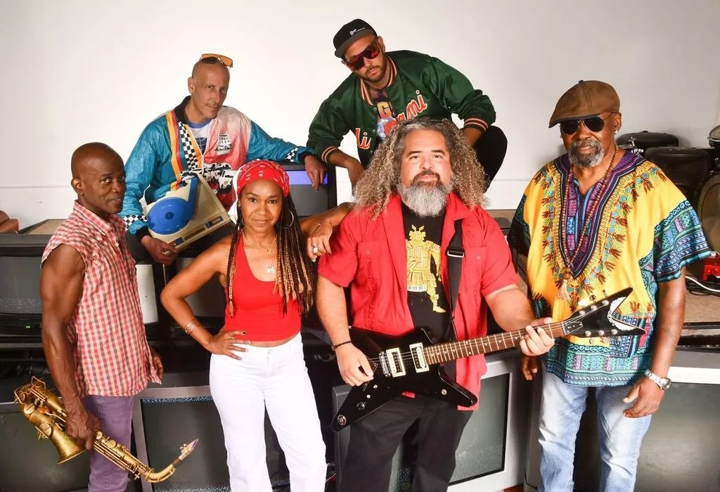 Portrait of the members of Spam Allstars