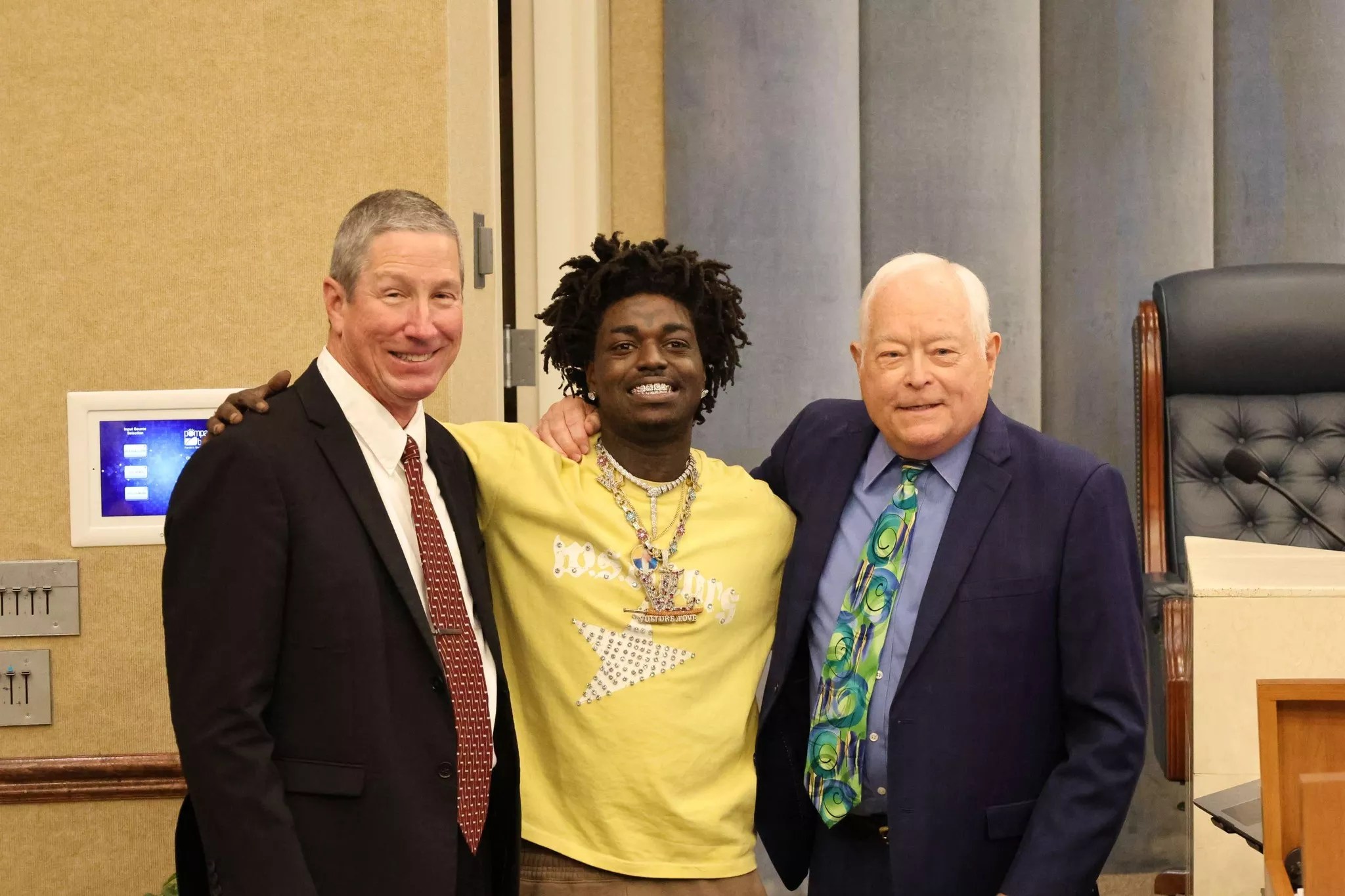 Kodak Black stands in middle next to Pompano Beach commissioners